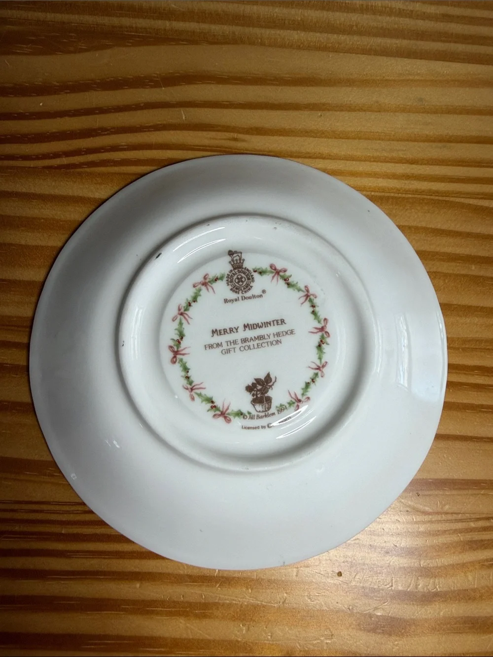 Royal Doulton Brambly Hedge Merry Midwinter Teacup Saucer Set 1st Quality 1994